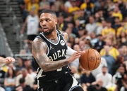 米兰APP下载-雄鹿力克山猫，保持全胜