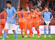 米兰真人-深圳队遭遇山西队的凌厉攻势，惊险胜出！