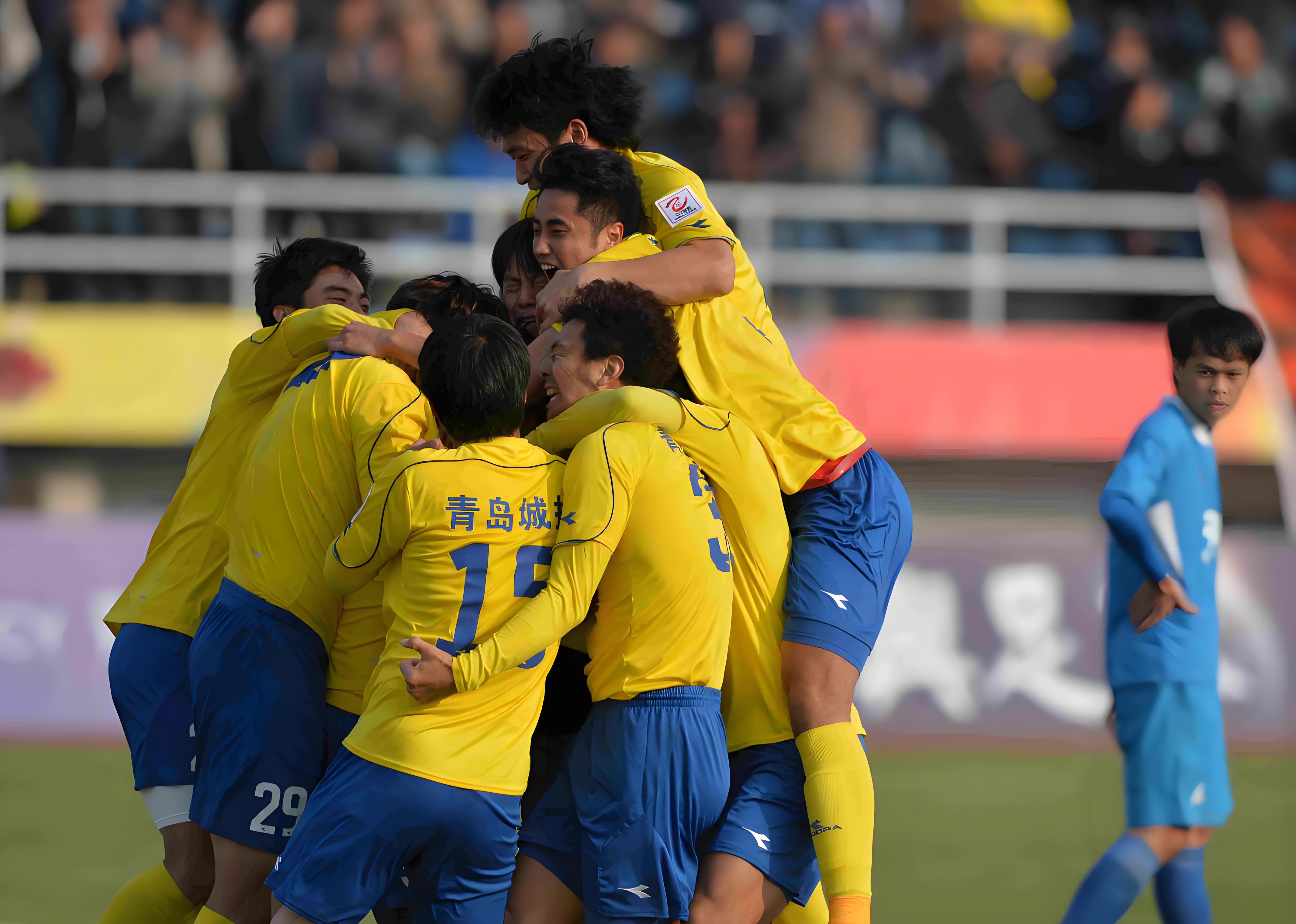 关于青岛黄海主场战胜深圳佳兆业，提升士气的信息