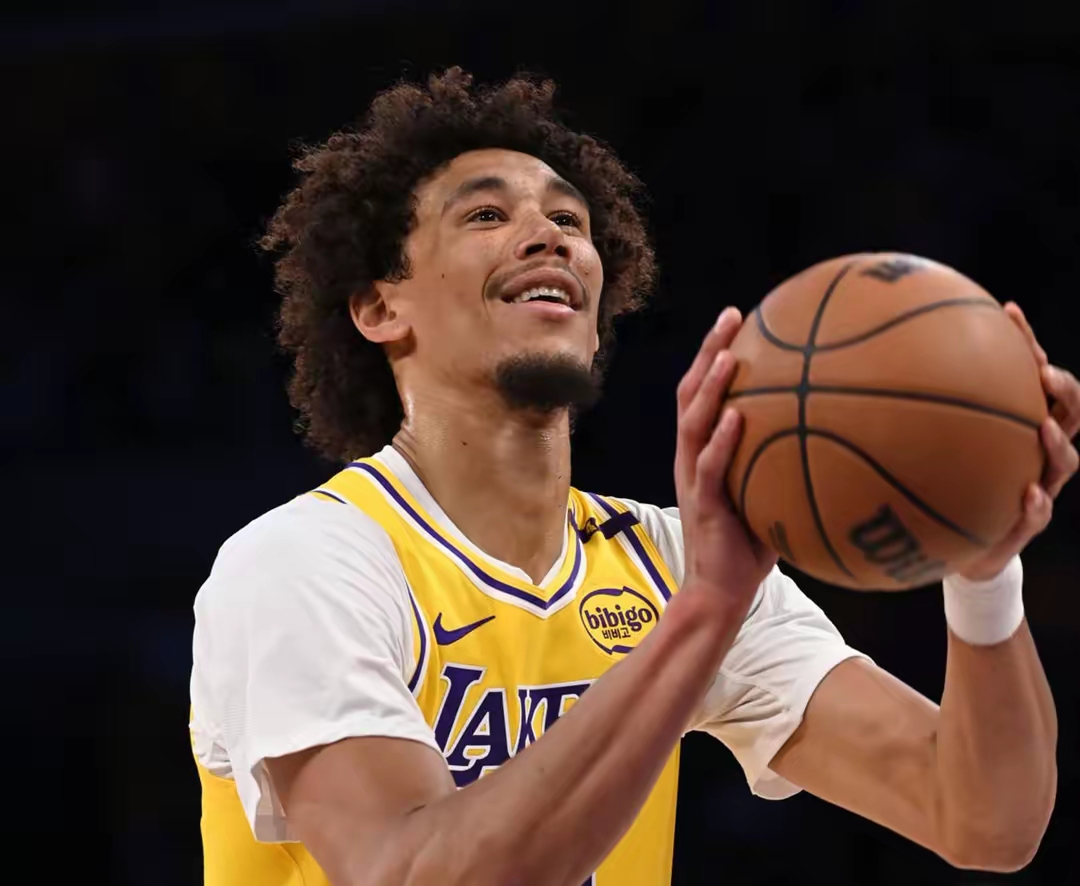 湖人大胜尼克斯,取得四连胜 湖人大胜尼克斯,取得四连胜