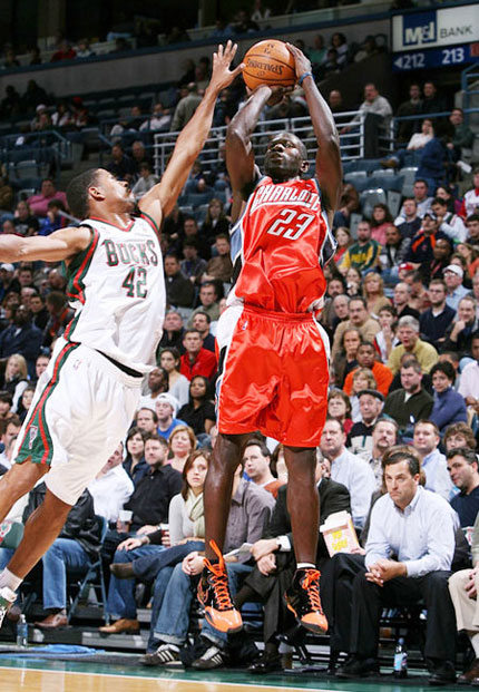 雄鹿力克山猫，保持全胜