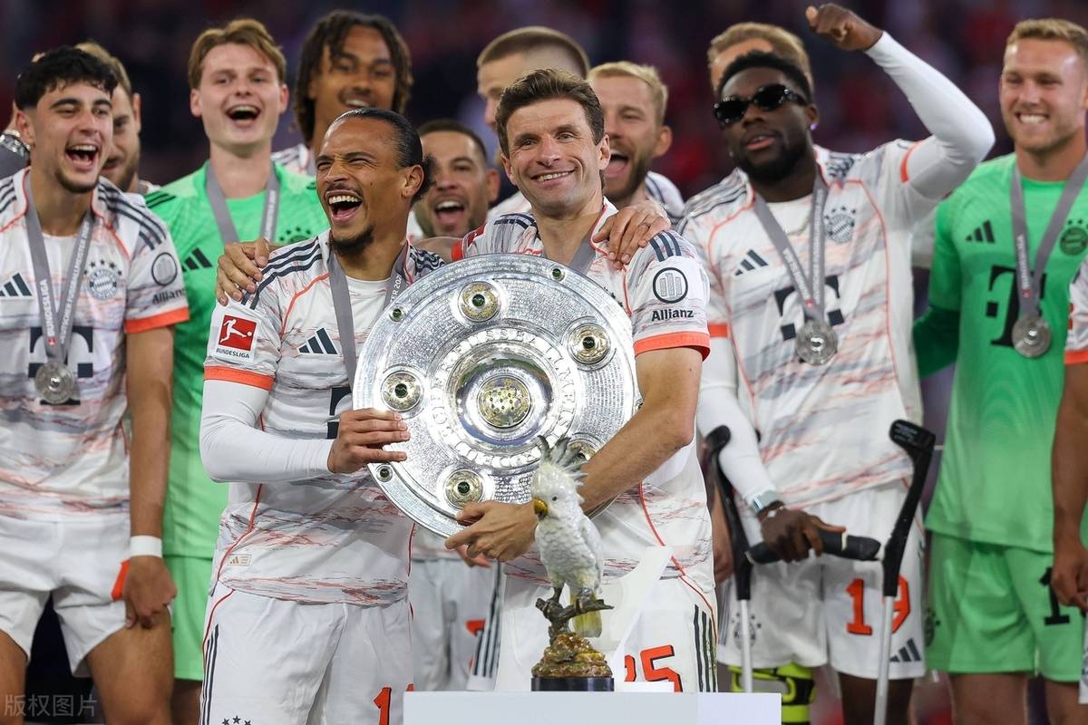 关于德甲冠军队公布新球衣设计，引爆球迷热情的信息