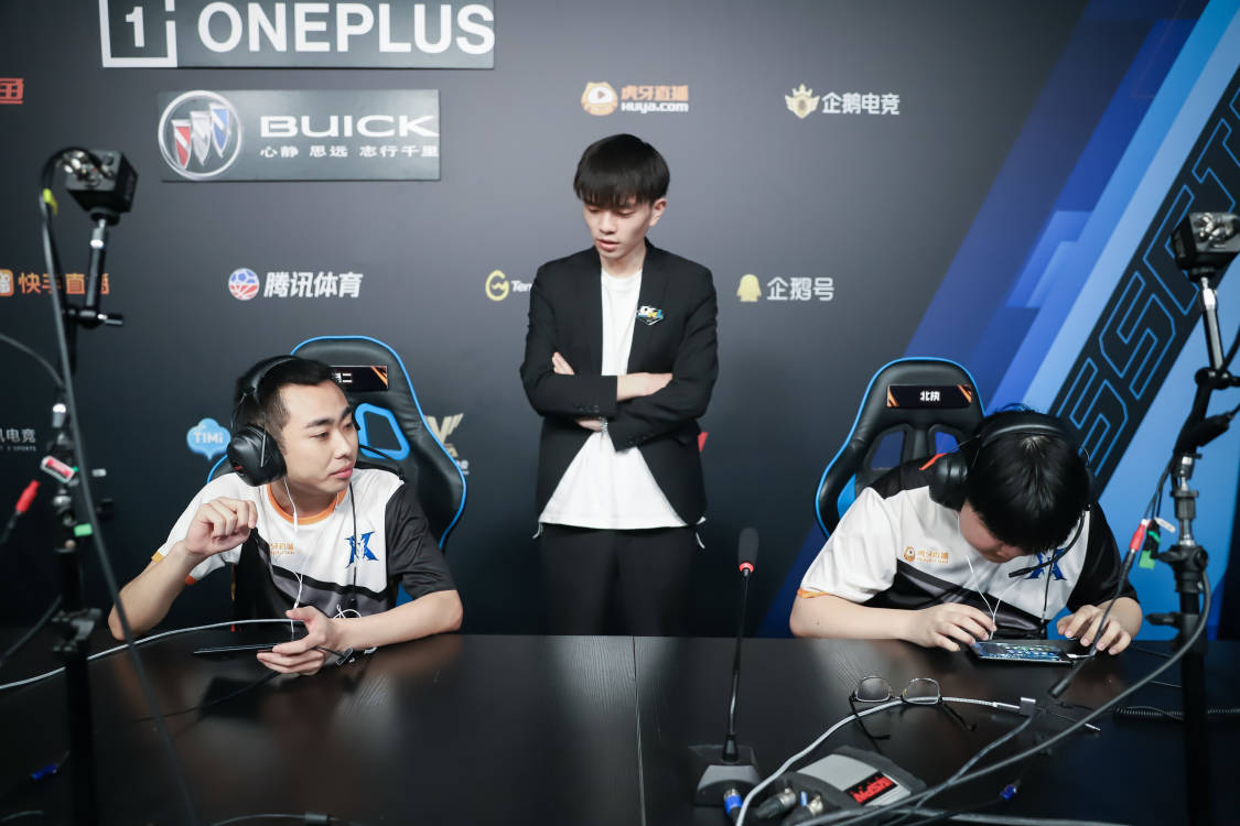 竞速项目争夺激烈，冠军后来居上的简单介绍