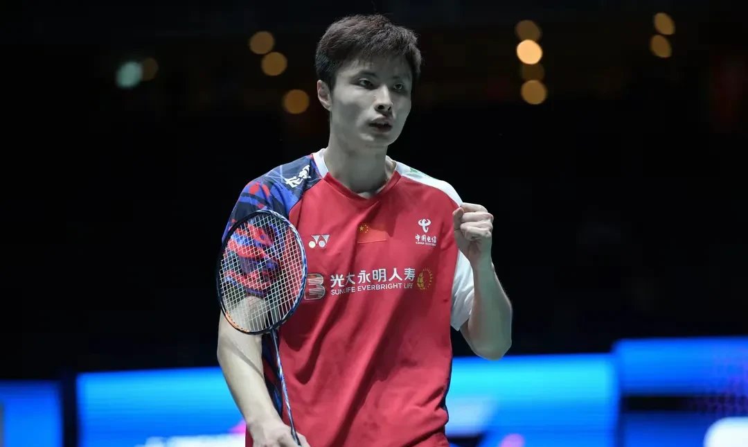 羽毛球选手技压群雄球技高超令人叹为观止 羽毛球选手技压群雄球技高超令人叹为观止