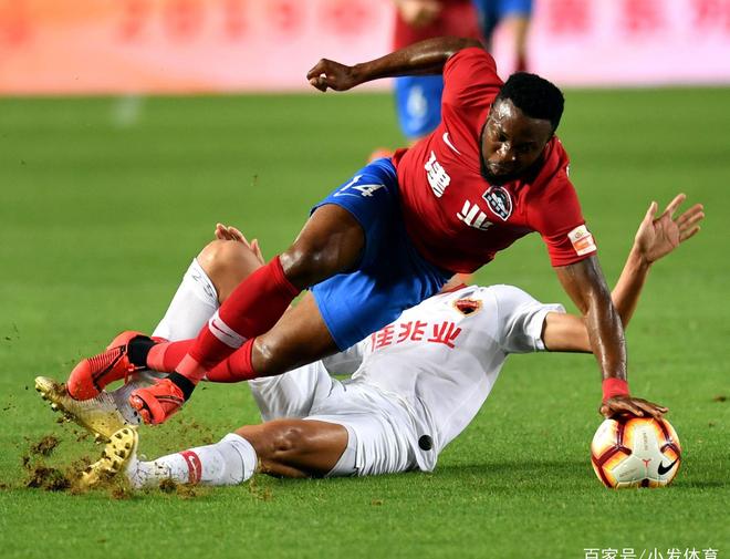 河南建业主场战平天津天海，保持不败走势