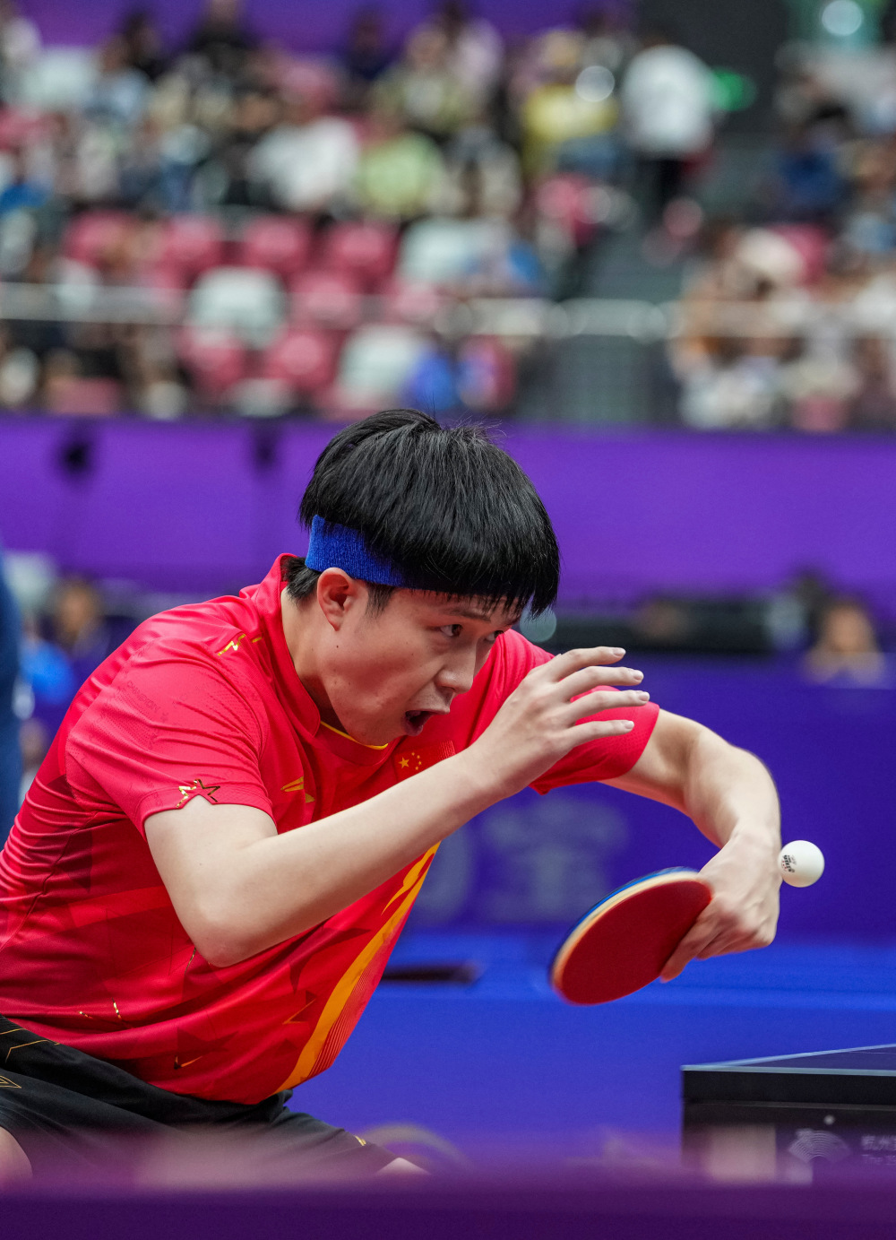 沙特阿拉伯选手在马拉松比赛中勇夺冠军