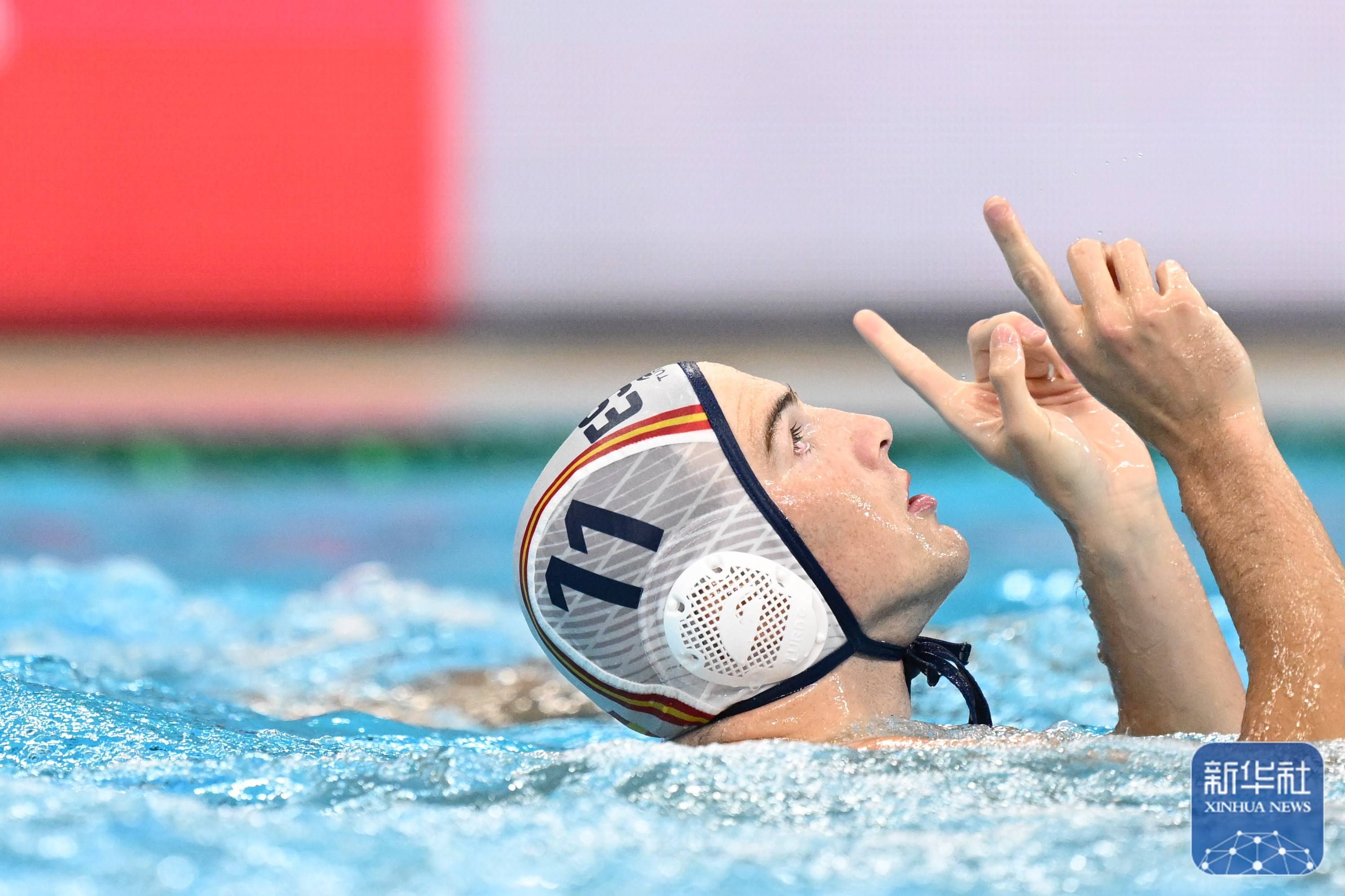 西班牙队在比赛中获得关键得点 西班牙队在比赛中获得关键得点